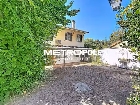 maison à rénover de 100 m2 avec extérieur
