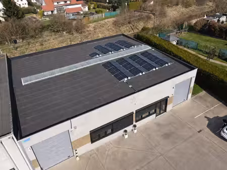 bâtiment d'activités avec entrepôt et bureaux près du ring d