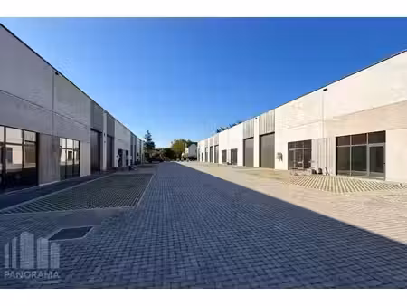 240 m² de nouvelle construction  unité pme à louer le lon...