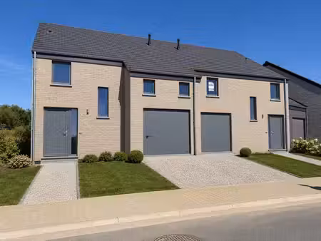 sorinnes – nouvelle construction 3 façades à 2 min de l’e411