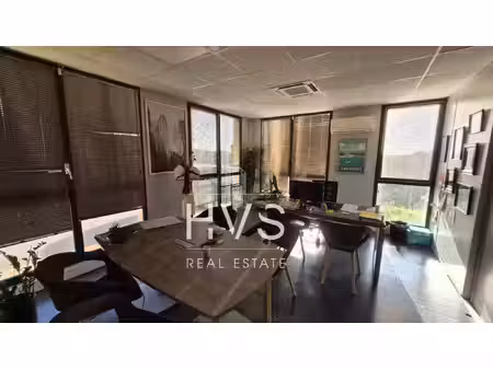 location local professionnel 300m² aix en provence 90ème