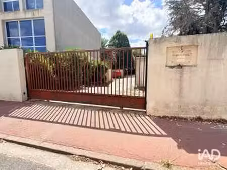 location garage box et parking à bordeaux (33000) : à louer / 16m² bordeaux