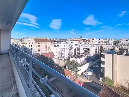 vente appartement 3 pièces 49.4 m² à lyon 8ème (69008)  233 500 €