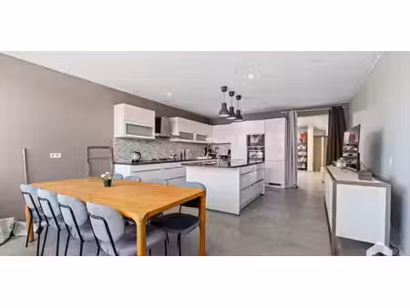 sous option - maison à vendre à halle avec 5 chambres à coucher