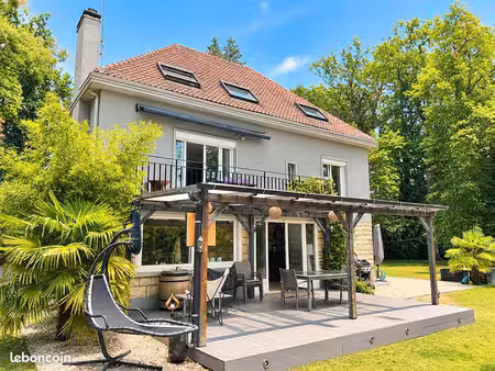 maison 7 pièces 210 m²