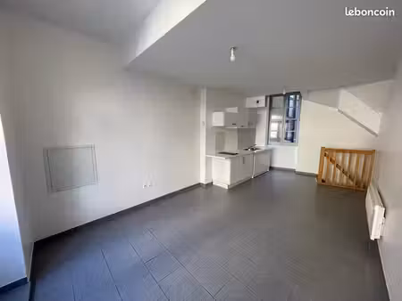 appartement t2 en souplex avec jardin dans le centre historique
