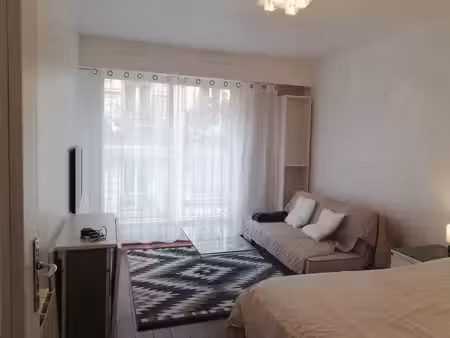 superbe studio meublé 30m² proche buttes chaumont