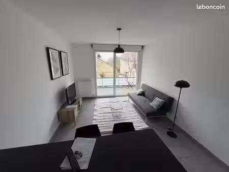 t2 meublé avec garage et loggia