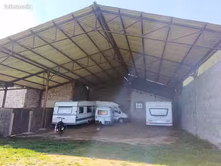 loue hangar pour hivernage