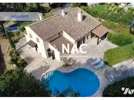 maison de luxe à vendre à cavalaire-sur-mer