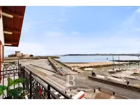 ciboure  appartement de 103 m²  très belle vue sur le port