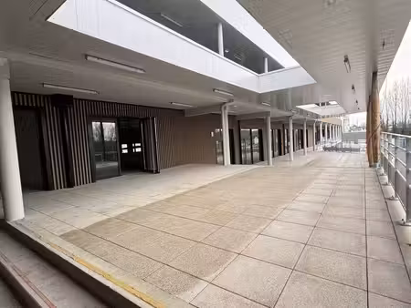 local commercial à louer