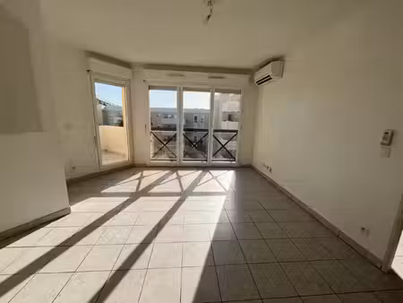 location appartement 3 pièces 40 m² à hyères (83400)