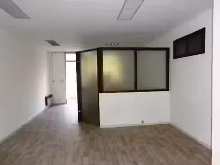location bureau 3 pièces 63 m² à les arcs (83460)