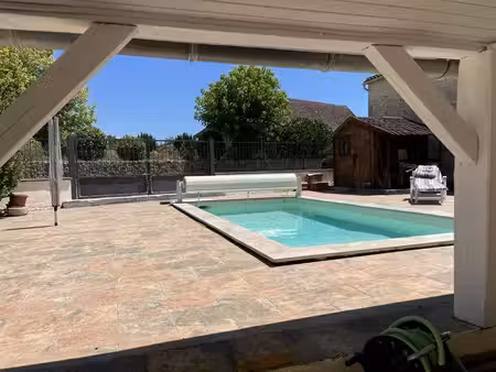jolie maison + piscine+ patio