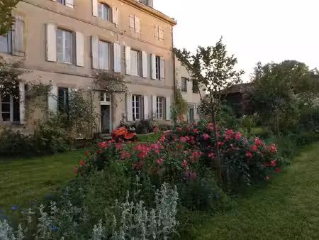 grande maison de maître/ manoir/ château avec gîte  grange et mobil-home