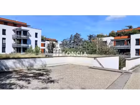 t2 avec terrasse et garage rue des noyers