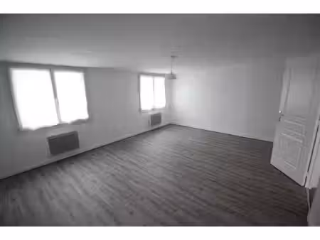 location appartement 3 pièces 81 m² à warmeriville (51110)