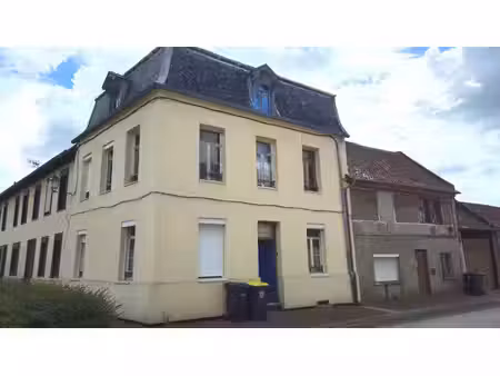 maison de ville 120 m² avec potentiel d’aménagement  quatre chambres