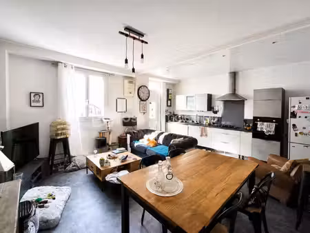 maison de bourg en pierre rénovée de 70m2 – en plein cœur de saint-victurnien