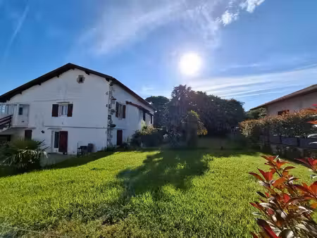 bourg d'ascain  t4 avec garage et jardin