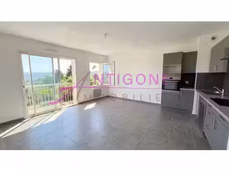 location t2 avec vue dégagée