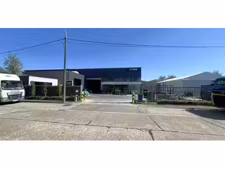 bâtiment d’entreprise à louer à zwijnaarde pour € 13.479