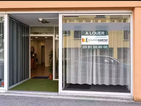 local commercial 42m² avec grande vitrine