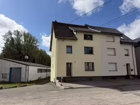 maison 3 chambres  garage et parking