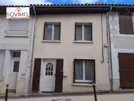 maison de bourg  2 ch  cour