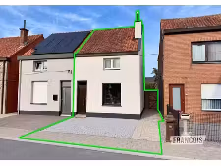 maison trois façades rénovée avec 2 chambres à sleidinge