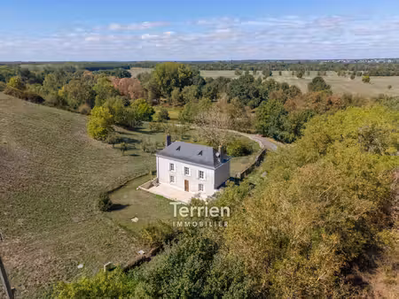 propriété de caractère au bord du louet