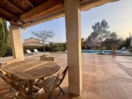 villa 5 chambres plain-pied avec piscine et dépendance de 130 m² habitables – terrain 2 40