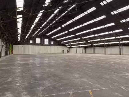 entrepôt à louer à gand  avec des travaux de rénovation prév