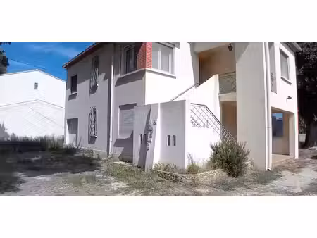 maison avec piscine et jardin la fare-les-oliviers (13)