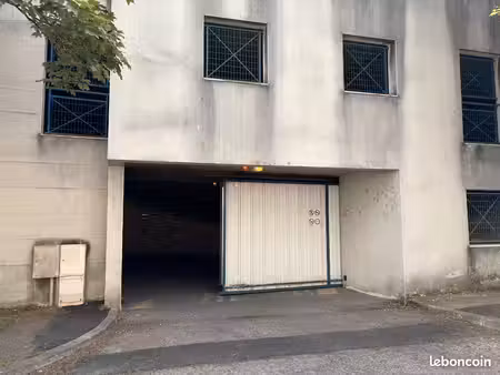 location place de parking