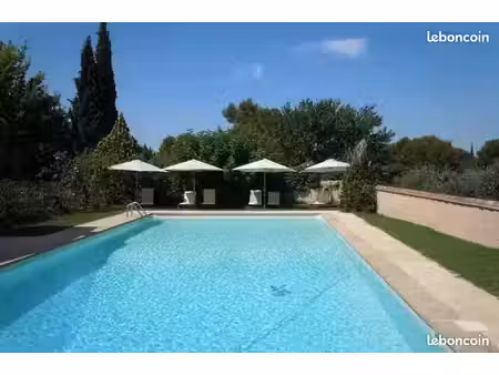 agréable maison de 65 m2 à cinq km d'aix en provence  avec grande piscine sur terrain clos