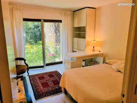 studio meublé 25 m² contre accompagnement / aide à domicile (6h/sem)