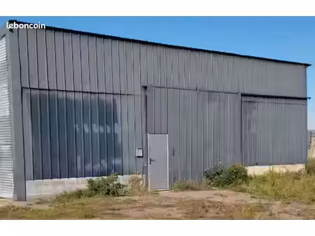 hangar garage