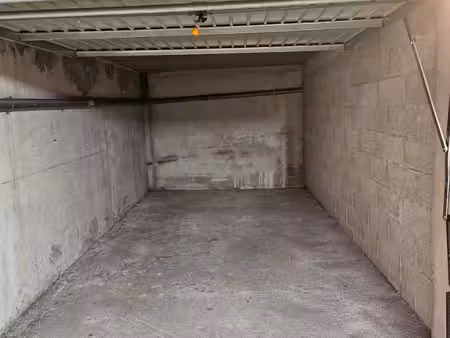 garage fermé 15 m² – toulon saint-jean / champ-de-mars
