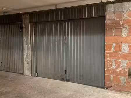 grand garage/box sécurisé