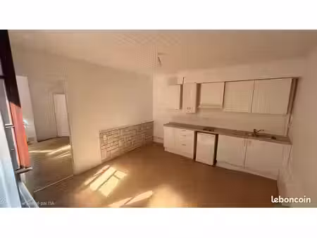 ? t2 lumineux 50 m² proche commodités