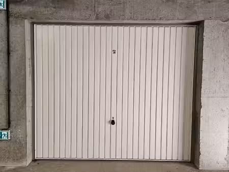 garage en sous sol fermé