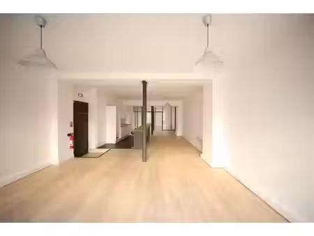 local 107 m² - rue baron