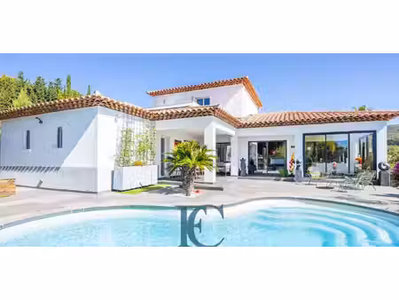 maison avec piscine et jardin sanary-sur-mer (83)
