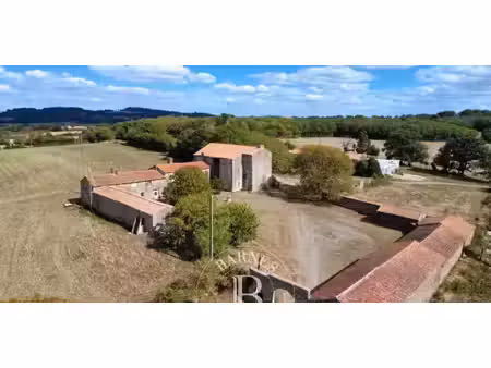 château les herbiers (85)