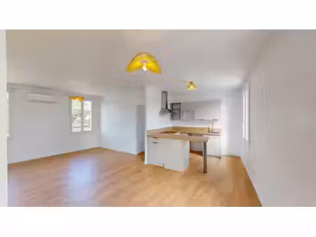 à louer maison de ville t3 neuf avec garage et terrasse