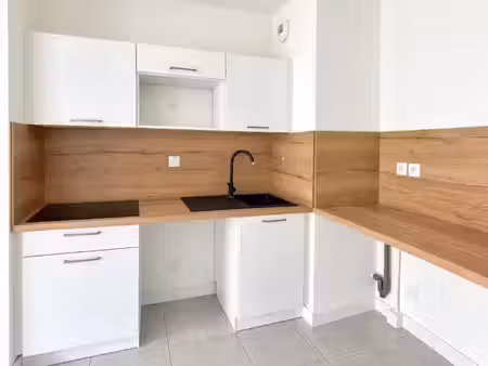 location appartement 2 pièces 38.49 m² à le pontet (84130)  575 €
