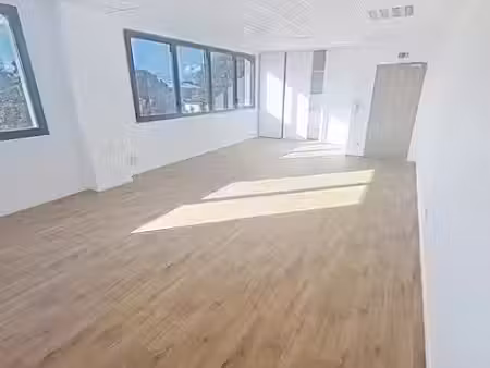 location locaux professionnels 39 m² à muret (31600)  708 €