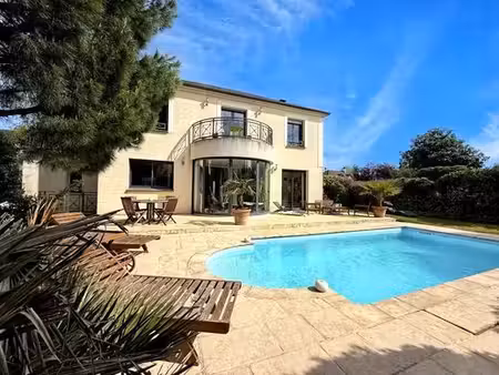 maison de luxe de 8 pièces en vente à croissy-sur-seine  île-de-france
